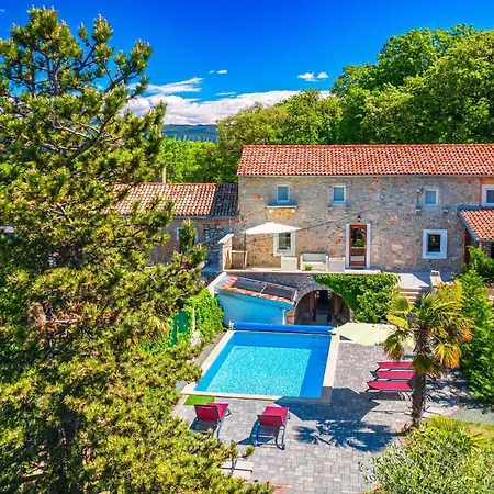 Vila Cati Mit Beheiztem Pool